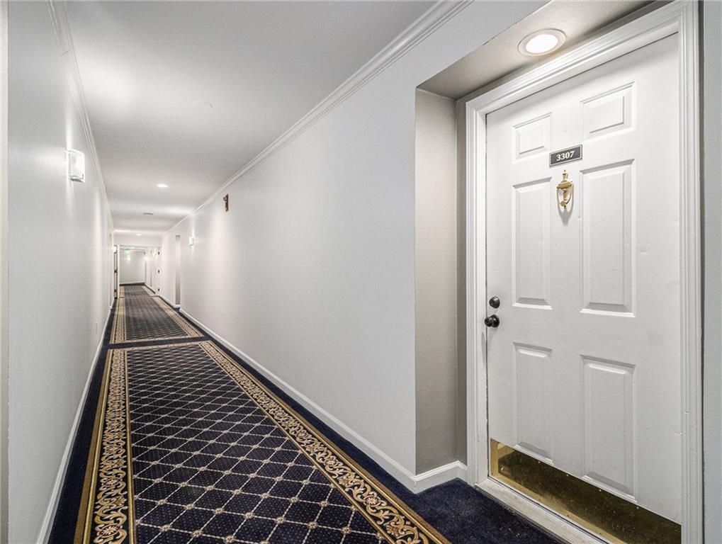 Building Photo - 3307 Pine Heights Dr NE