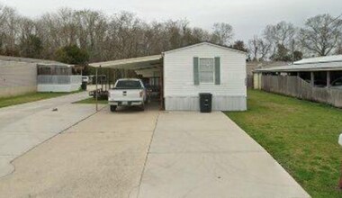 Building Photo - 3 Bedroom Trailer in New Iberia