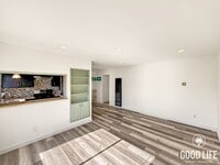 Building Photo - Beautiful 1BD/1BA W/ Laundry On-Site and Reserved Parking in Corridor!