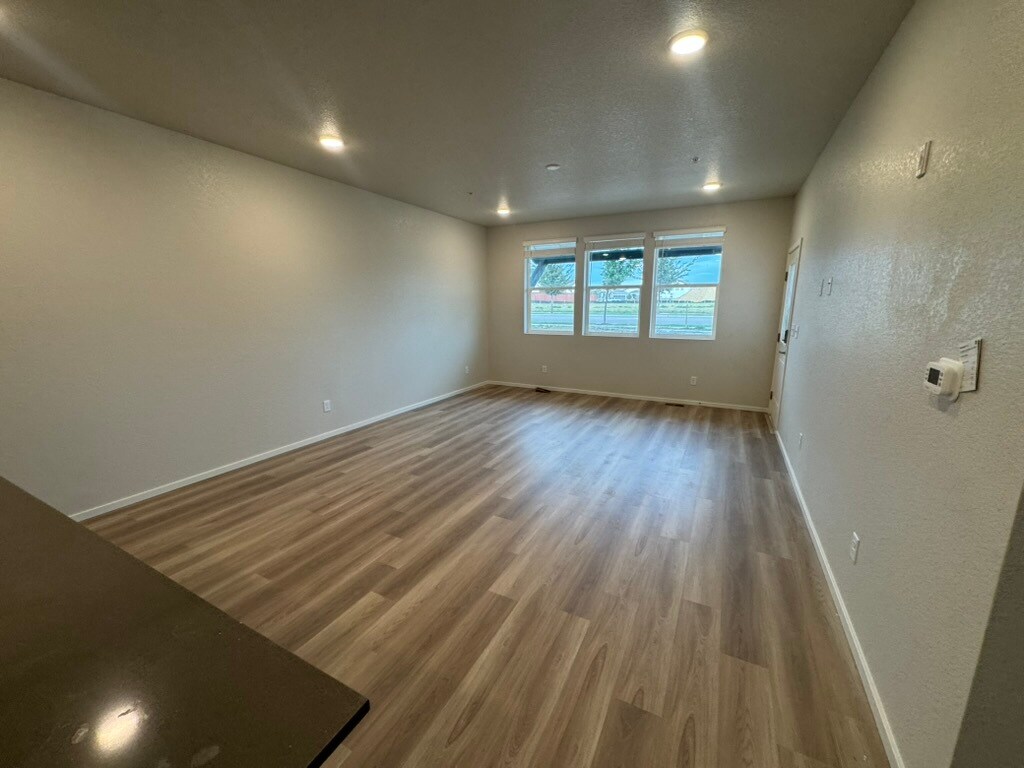 Building Photo - 1811 Bounty Dr