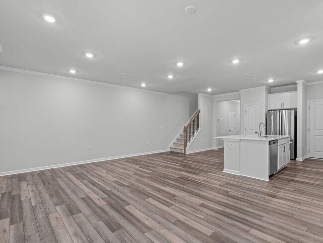 Building Photo - 3BR Like-New Townhome – GREAT PRICE - Community Pool/Playground