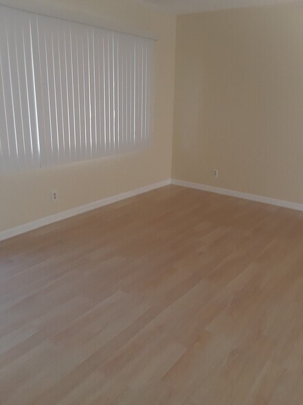 Building Photo - 10726 Orange Grove