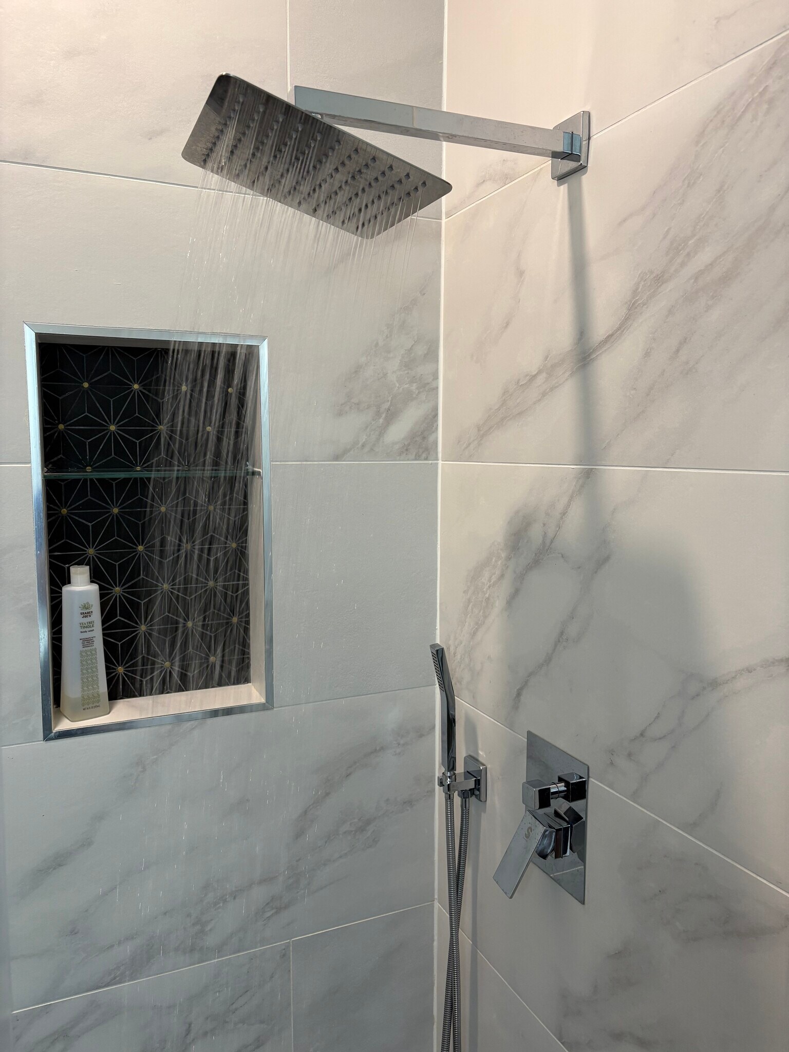 Building Photo - 2556 University Pl NW