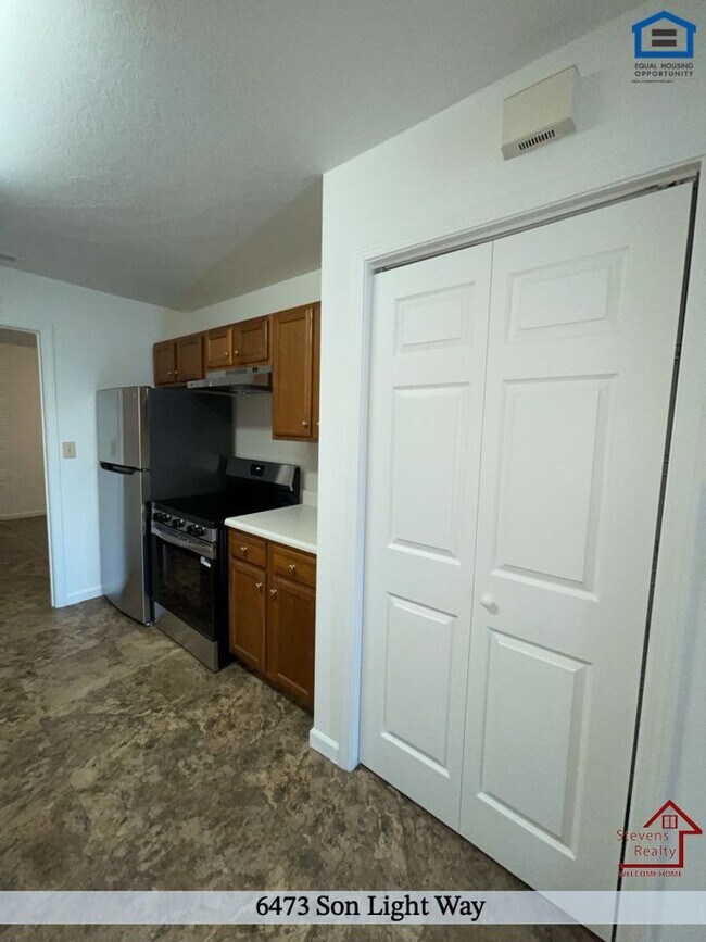 Building Photo - 6473 Son Light Way