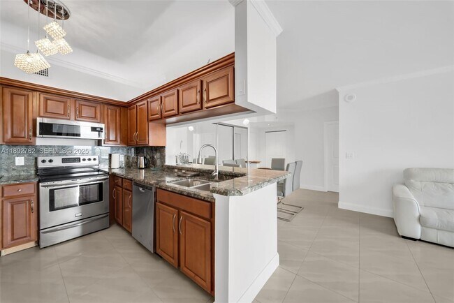 Building Photo - 17150 N Bay Rd