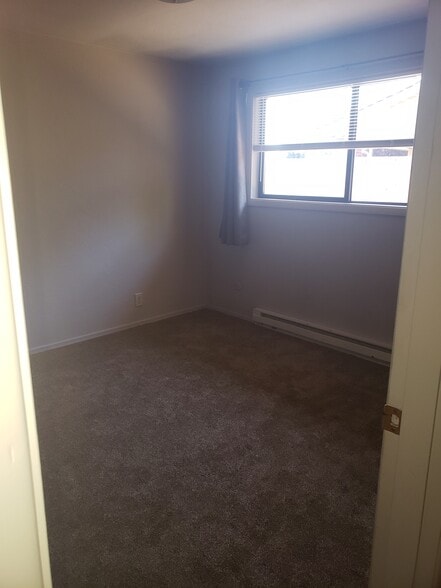 Building Photo - 4012 Carson Dr SE