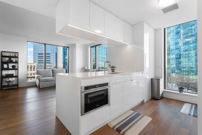 Building Photo - 99 Hudson St