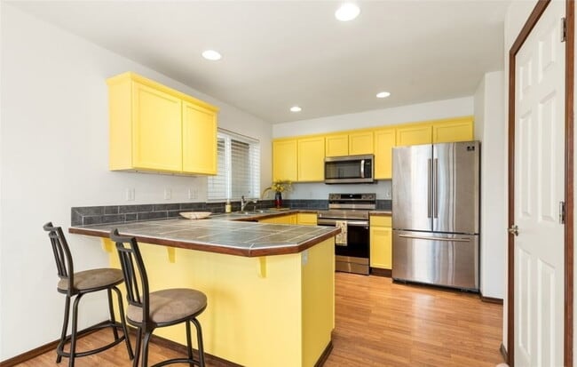 Building Photo - 9823 31st Ave SE