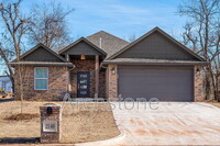 Building Photo - 2140 N Everest Ave