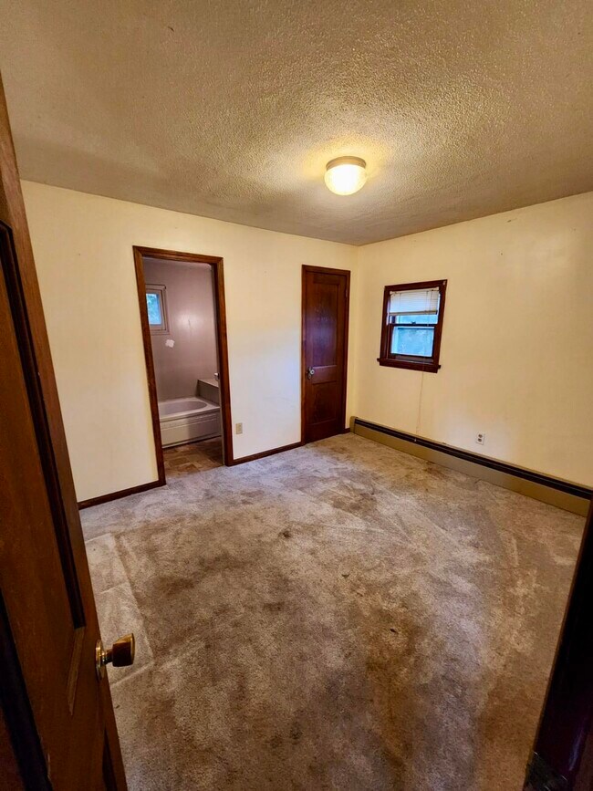 Building Photo - 57 Saratoga Ave