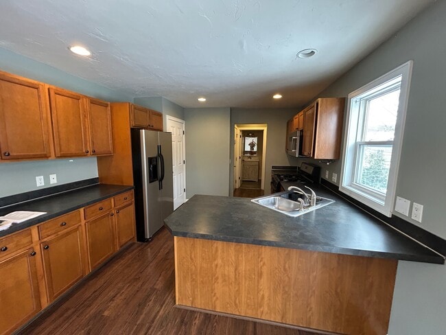 Building Photo - 1020 Katra Ln