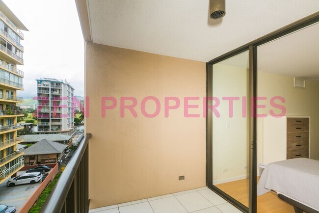 Building Photo - 250 ?Ohua Ave