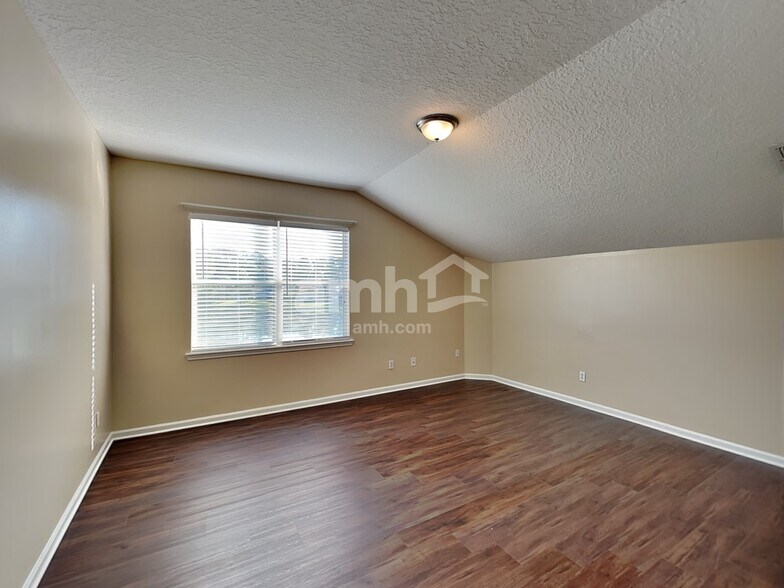 Building Photo - 1690 Rustling Dr