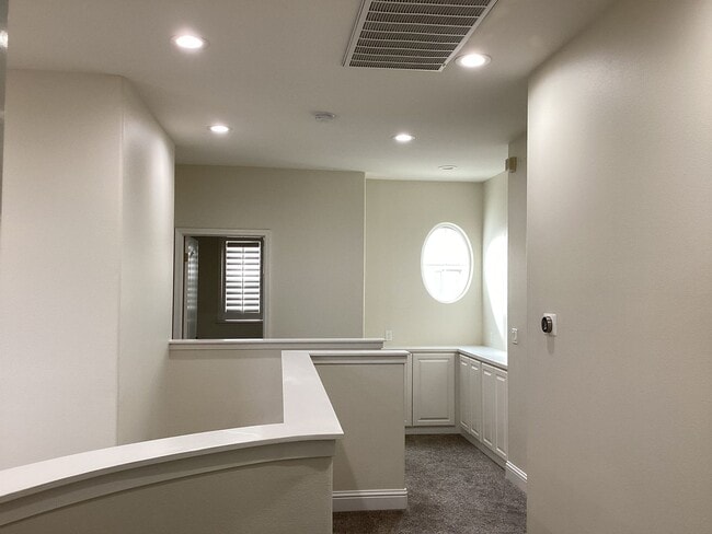 Building Photo - 741 W Barcelona Ln