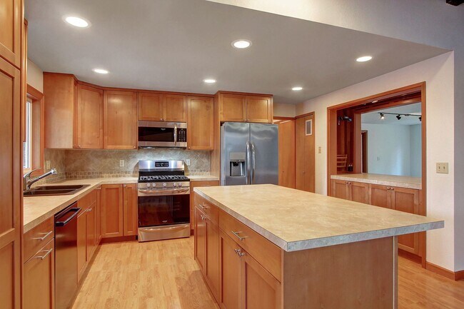 Building Photo - 4411 169th St SE