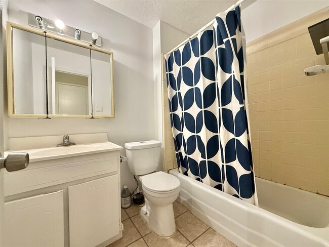 Building Photo - 8906 Leader St