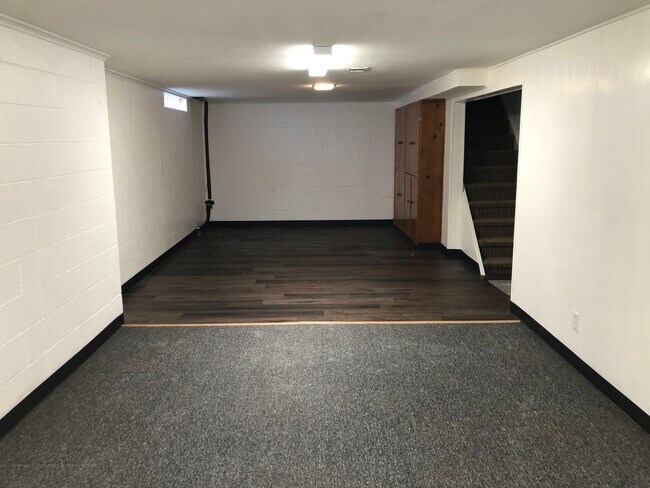 Building Photo - Newly Renovated House For Rent!