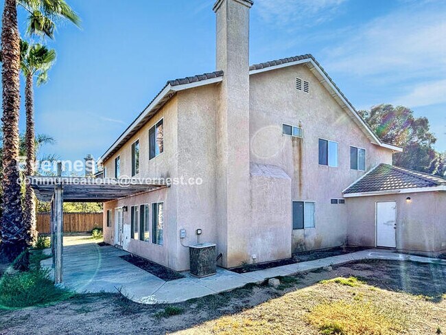 Building Photo - 4-Bedroom Home with Garage / Vouchers Acce...