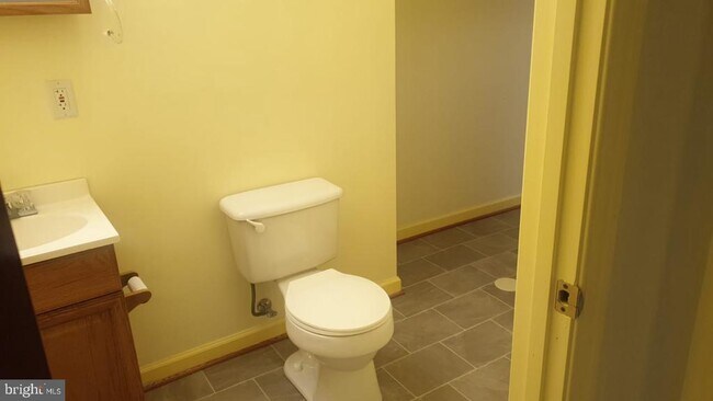 Building Photo - 9607 Laurel Oak Dr