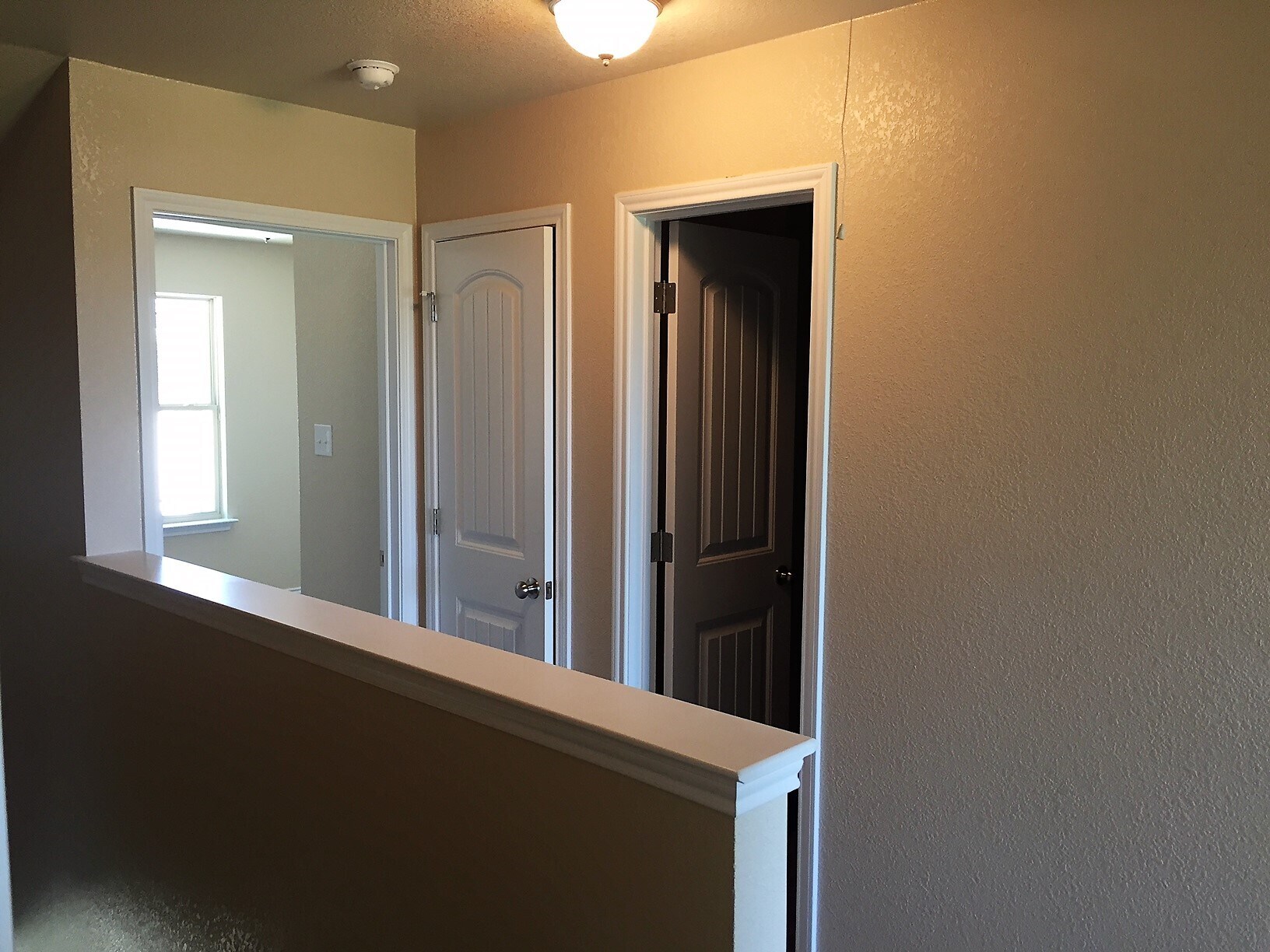Building Photo - 941 Brookview Dr