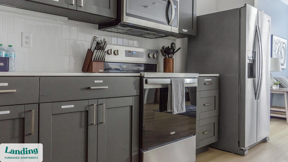 Building Photo - 650 N Main St