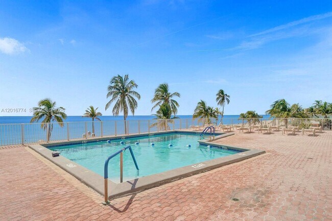Building Photo - 3111 N Ocean Dr