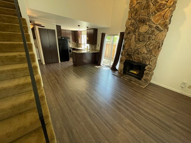 Building Photo - 2631-2631 V St