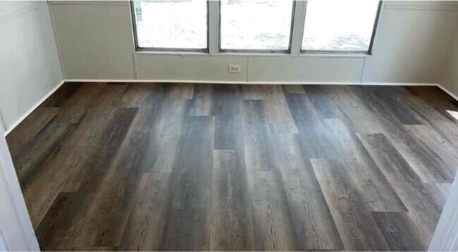 Building Photo - 1820 Ichetucknee Rd SE