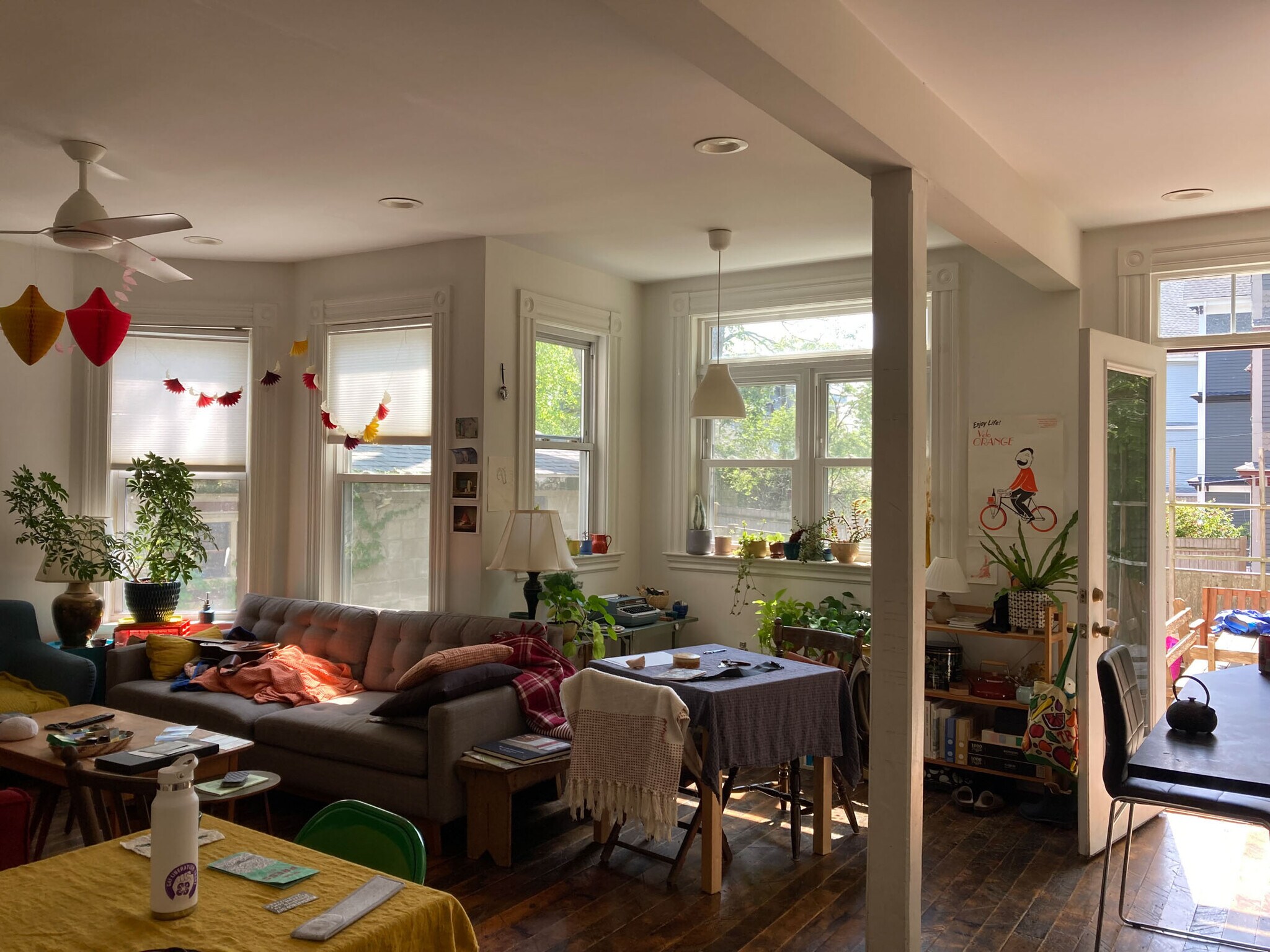 Building Photo - 184 School St