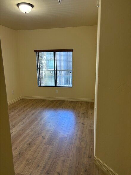 Second bedroom - 5450 E Deer Valley Dr