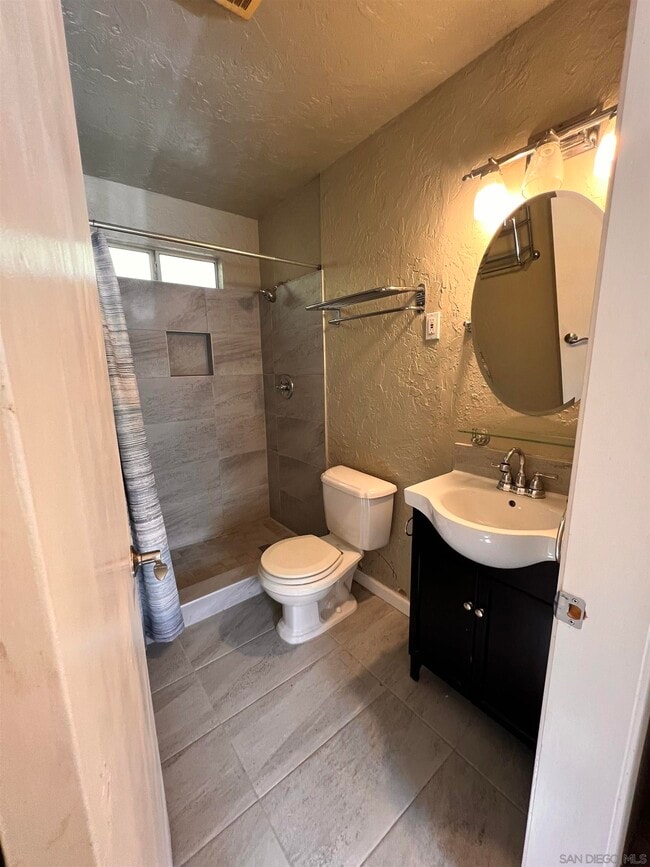 Building Photo - 1225 E Buena Vista Dr