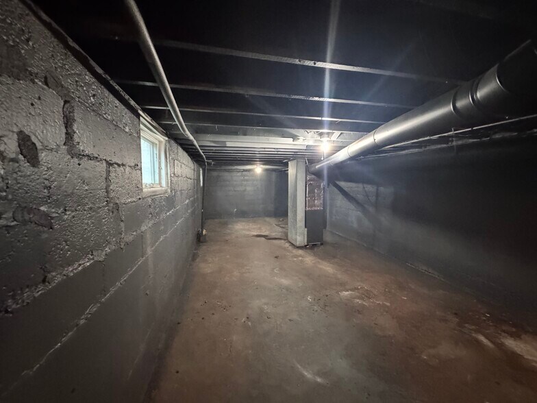 Building Photo - 1098 Miller Ave