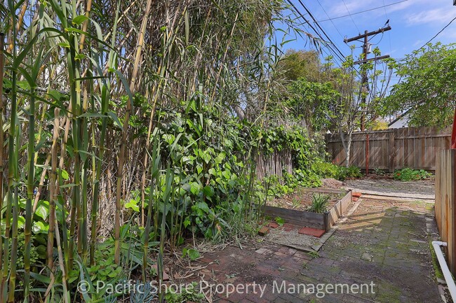 Building Photo - 10753 Tabor St