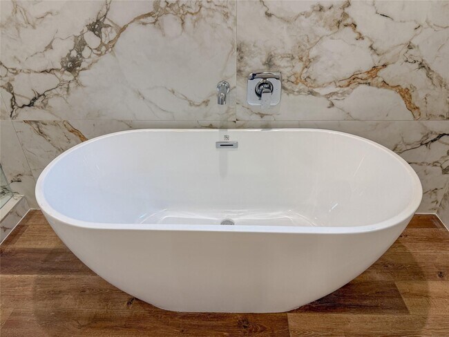 Building Photo - 881 Rachel St