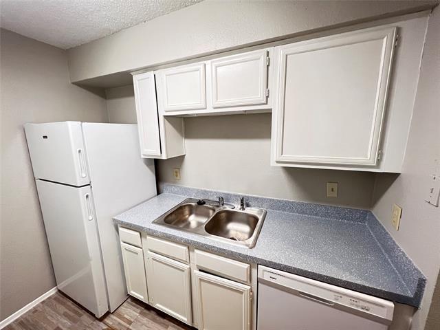 Building Photo - 9696 Walnut St