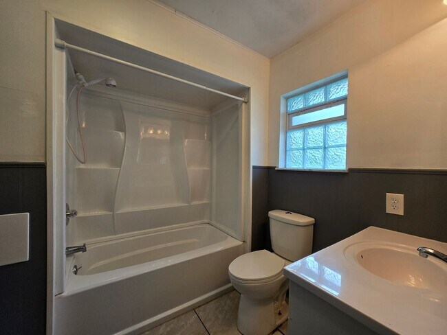 Building Photo - 2832 Rushland Dr