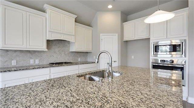 Building Photo - 2017 Limestone Lake Dr