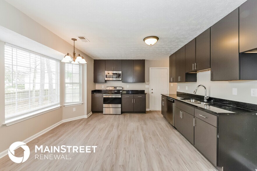 Building Photo - 2611 Star Ln