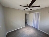 Building Photo - 5036-5038 N Topping Duplex