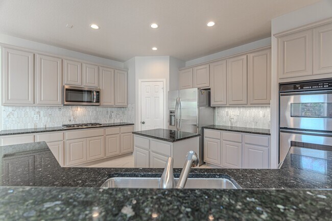 Building Photo - 63 W Artist Grove Pl