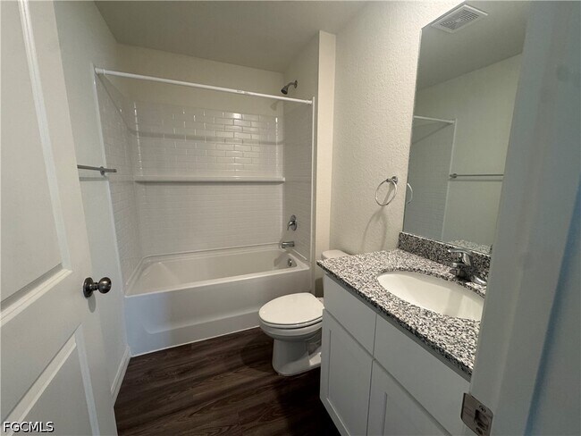 Building Photo - 858 Friendship Cir