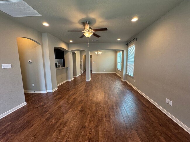 Building Photo - 4-Bedroom House for Rent in Killeen