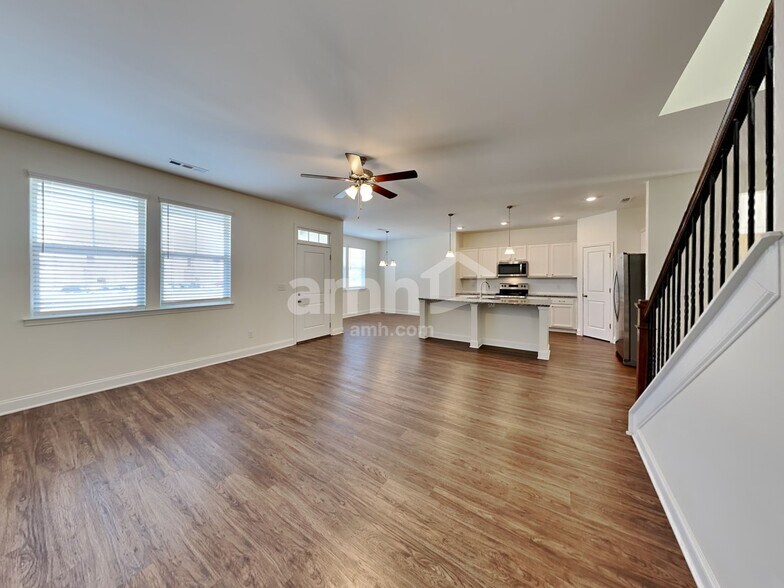 Building Photo - 5113 Jack Byrnes Dr