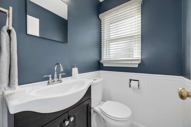 Building Photo - 4360 Prospect Ave