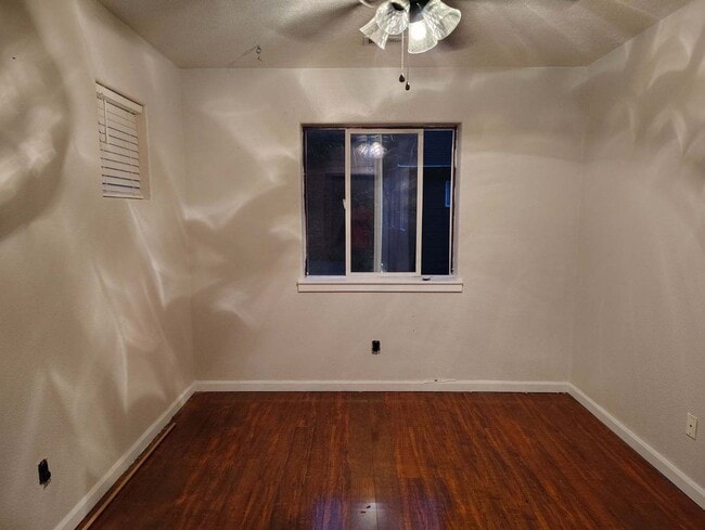 Building Photo - 17872 SW Niks Dr