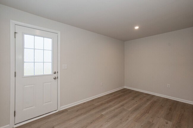 Building Photo - Brand New End-Unit Townhome in Raleigh