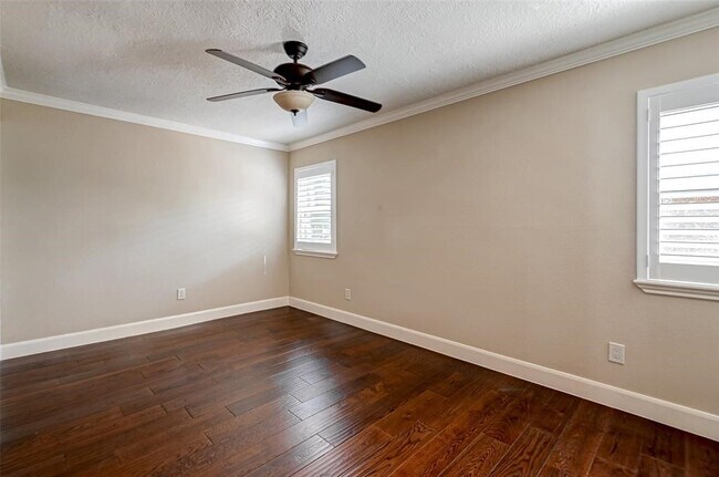 Building Photo - 1926 Augusta Dr