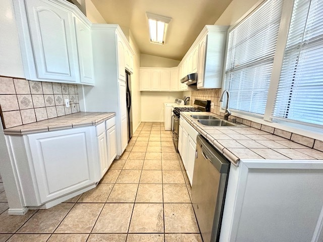 Kitchen - 620 Van Wig Ave