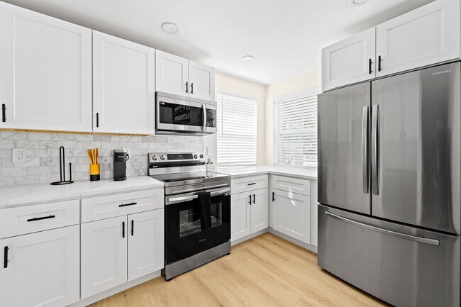 Building Photo - 4603 N Ocean Blvd