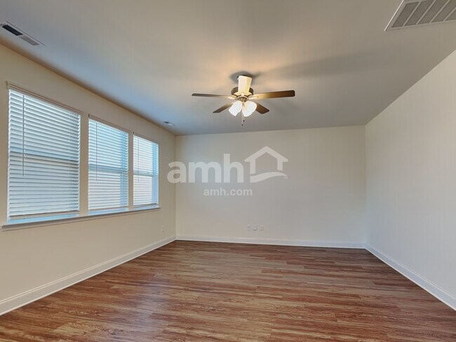 Building Photo - 2125 Laurel Vlg Cir